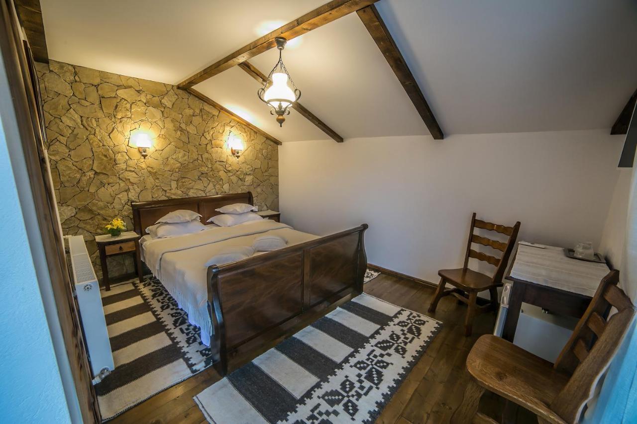 Casa Verde Voroneț Extérieur photo